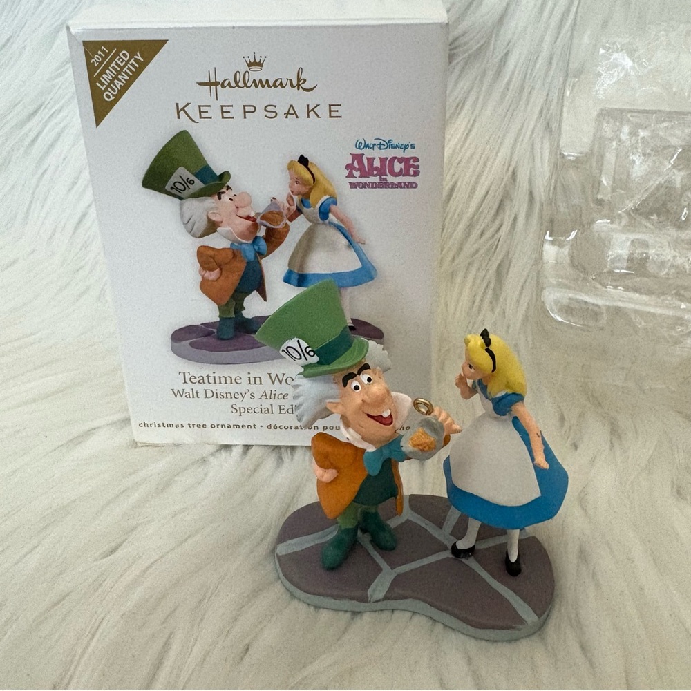 2011 Hallmark Disney Teatime in Wonderland Alice & Mad Hatter Ornament